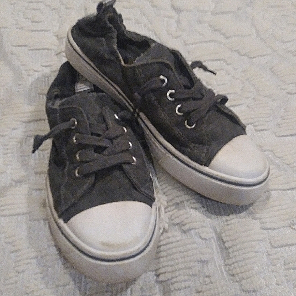 Maurice's slip on shoes, size 8.5, grey & white in color